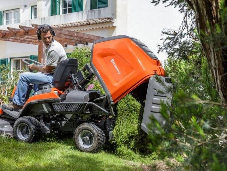 Райдер HUSQVARNA RC 318T с травосборником 9676287-01